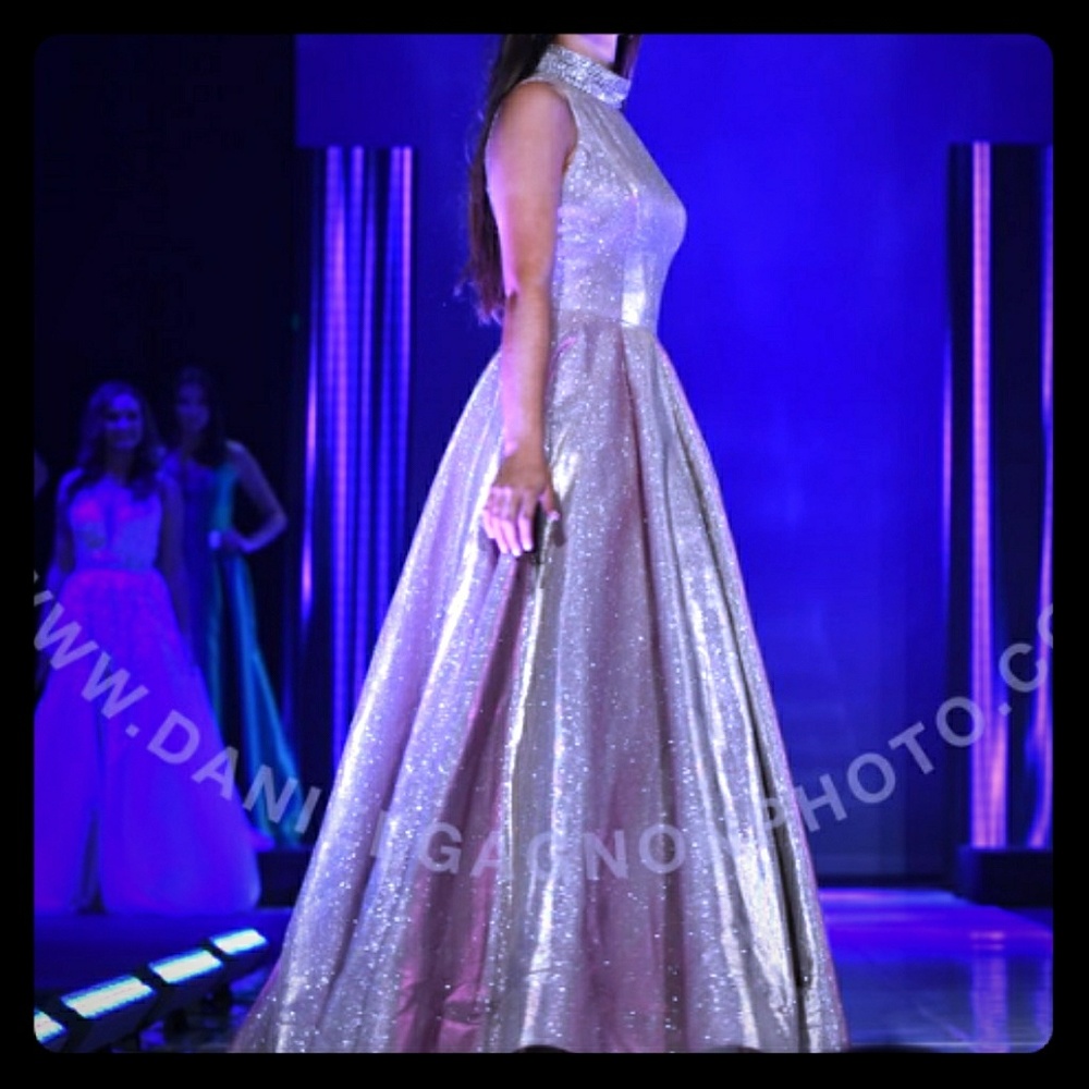 Mac Duggal IEENA 2019 season prom, pageant gown